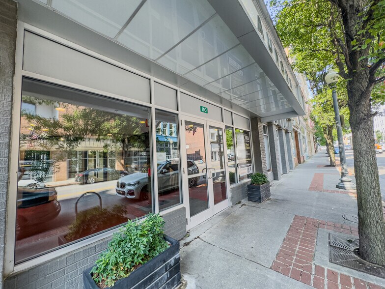 110 Campbell Ave SW, Roanoke, VA à vendre - Photo du bâtiment - Image 3 de 23