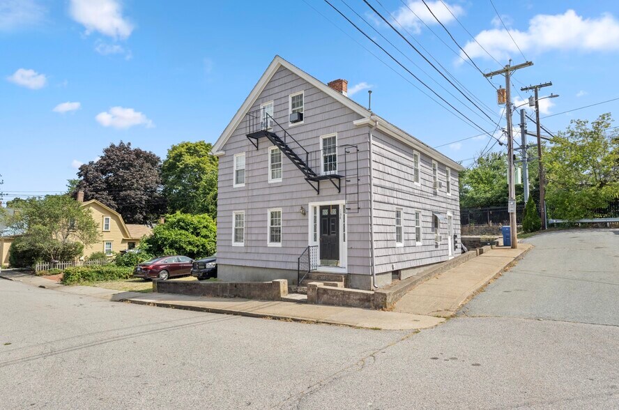 134 Duke St, East Greenwich, RI à vendre - Photo principale - Image 1 de 17