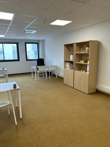 Office in Montpellier for lease - Building Photo - Image 3 of 9