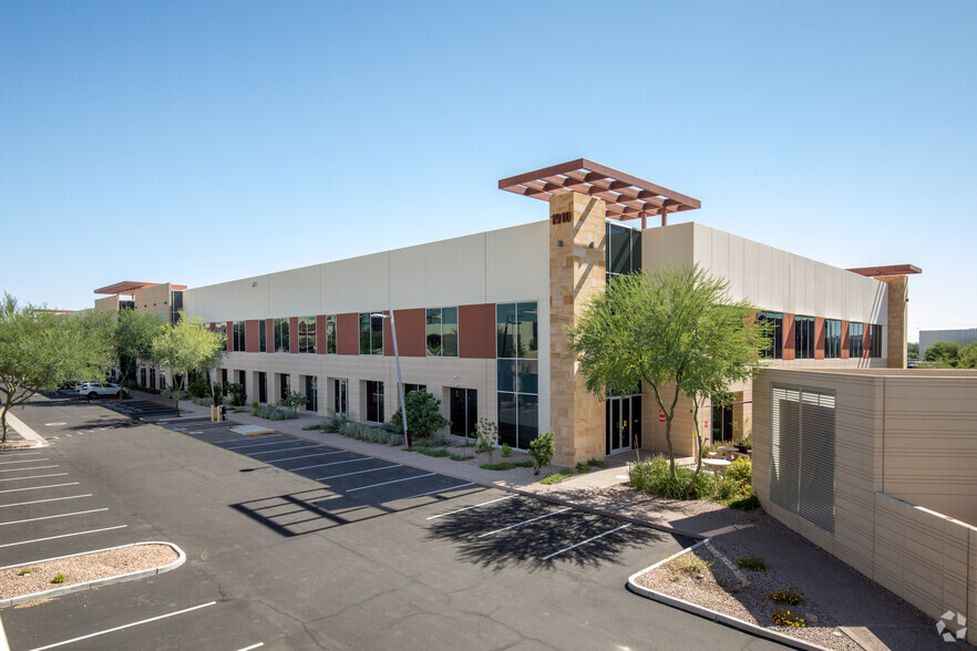 1910 W Rio Salado Pky, Tempe, AZ à louer - Photo du bâtiment - Image 2 de 4