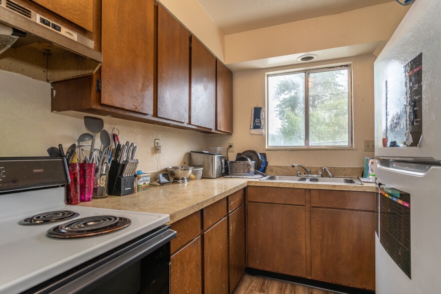275 NW Rose St, Winston, OR for sale - Interior Photo - Image 3 of 5