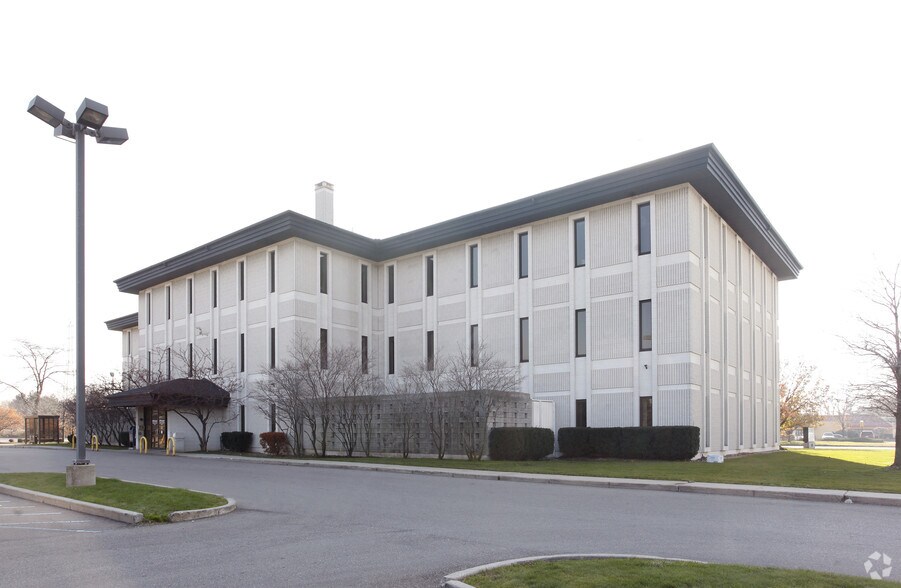 20500 Eureka Rd, Taylor, MI à vendre - Photo du bâtiment - Image 2 de 5