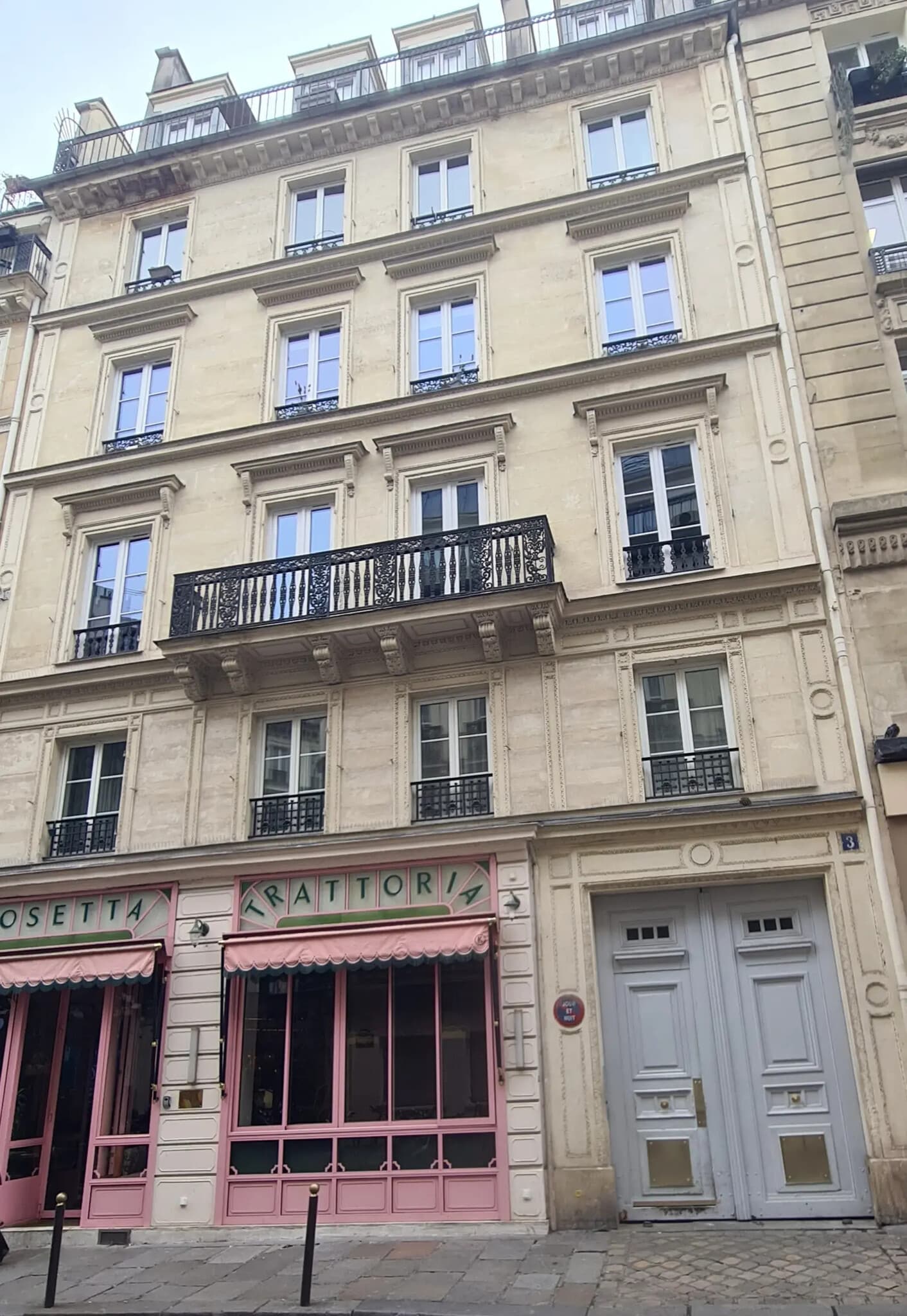 Rue Geoffroy-Marie, Paris for lease Building Photo- Image 1 of 10