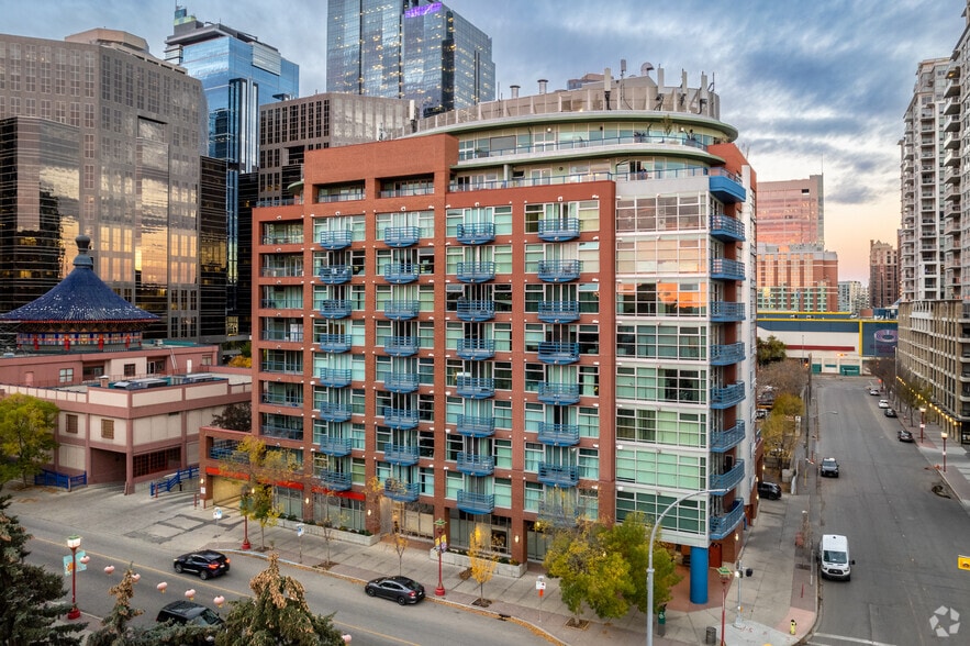 205 Riverfront Ave SW, Calgary, AB for sale - Building Photo - Image 1 of 1