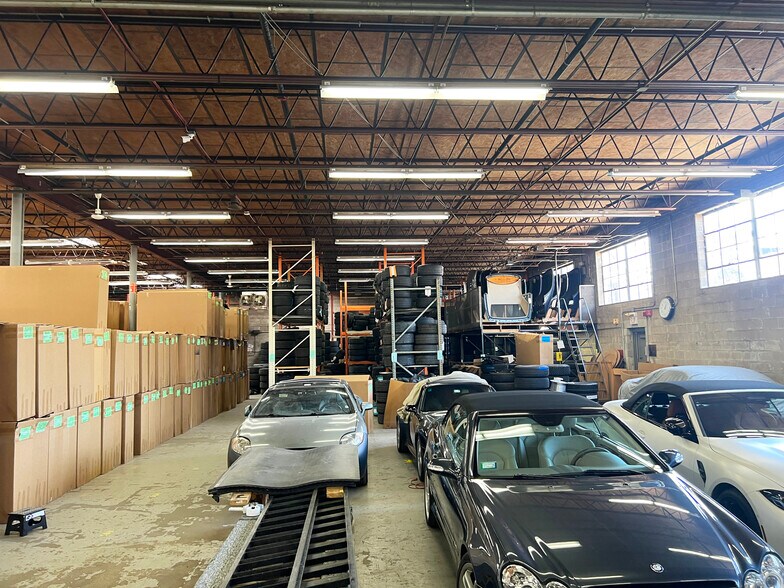 5500 McDermott Dr, Berkeley, IL à vendre - Photo du bâtiment - Image 2 de 6