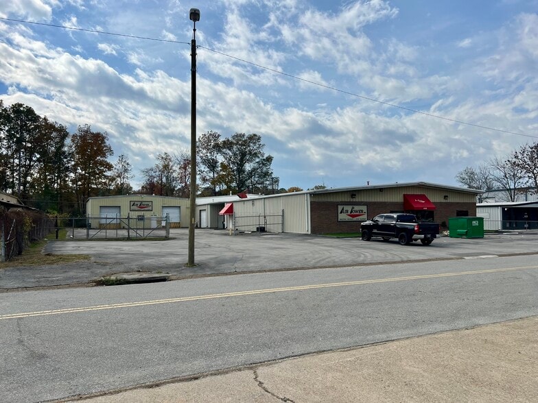 6120 Airways Blvd, Chattanooga, TN for sale - Building Photo - Image 2 of 16