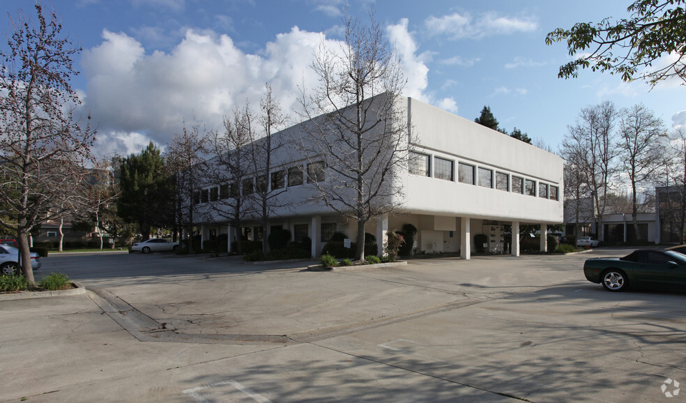 540 E Foothill Blvd, San Dimas, CA for lease - Primary Photo - Image 1 of 3