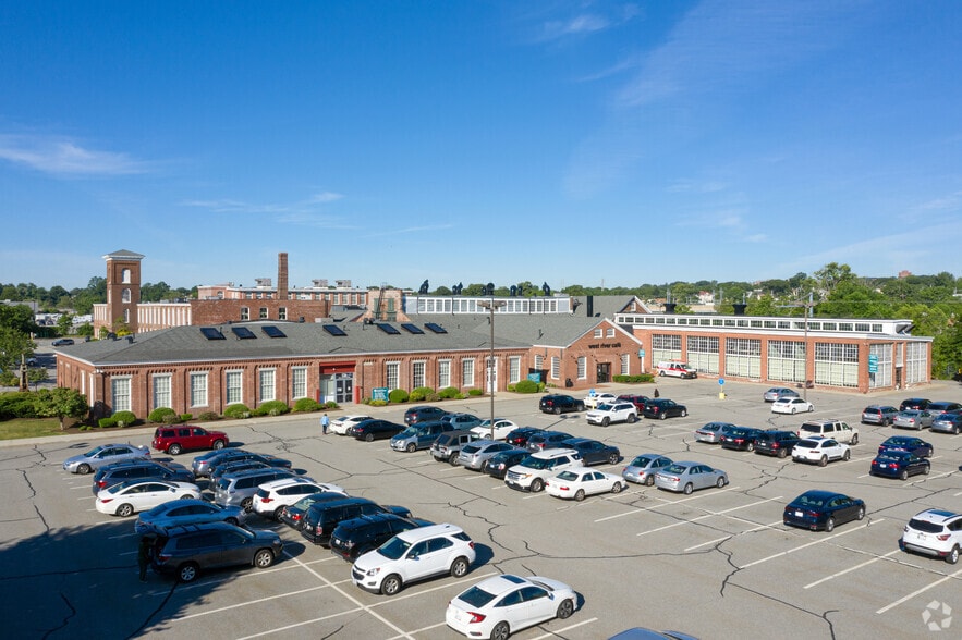 146-148 W River St, Providence, RI for lease - Primary Photo - Image 1 of 23