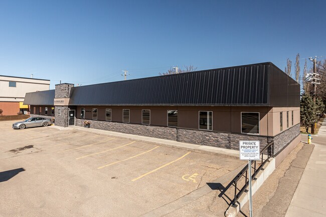 Plus de détails pour 7404 101 Ave NW, Edmonton, AB - Bureau à vendre