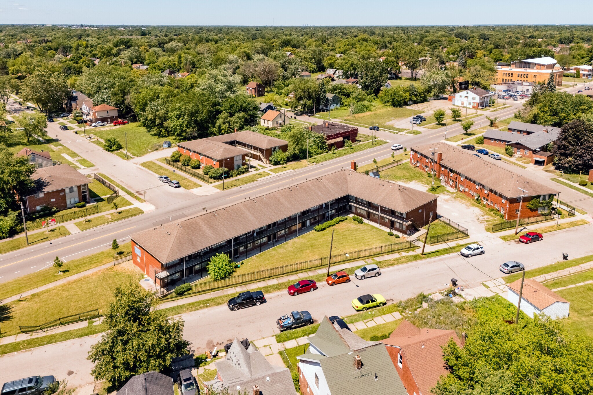 Income Generating Multifamily Portfolio portefeuille de 2 propriétés à vendre sur LoopNet.ca Photo du bâtiment- Image 1 de 14