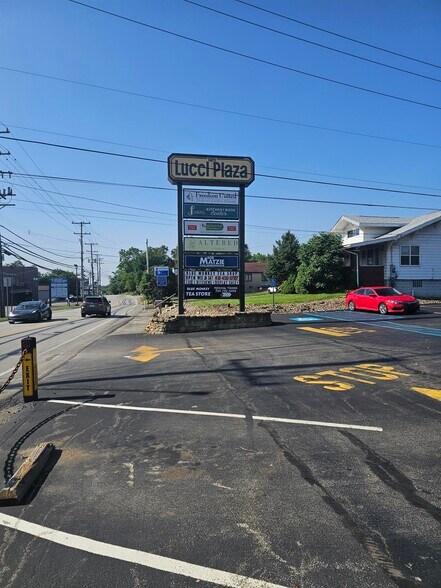 3589 Brodhead Rd, Monaca, PA à vendre - Photo du bâtiment - Image 2 de 4