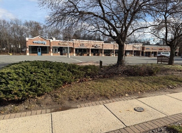 159-169 S Livingston Ave, Livingston, NJ à louer - Photo du bâtiment - Image 2 de 2