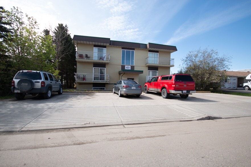 9827 97 Ave, Fort St John, BC for sale - Building Photo - Image 1 of 9
