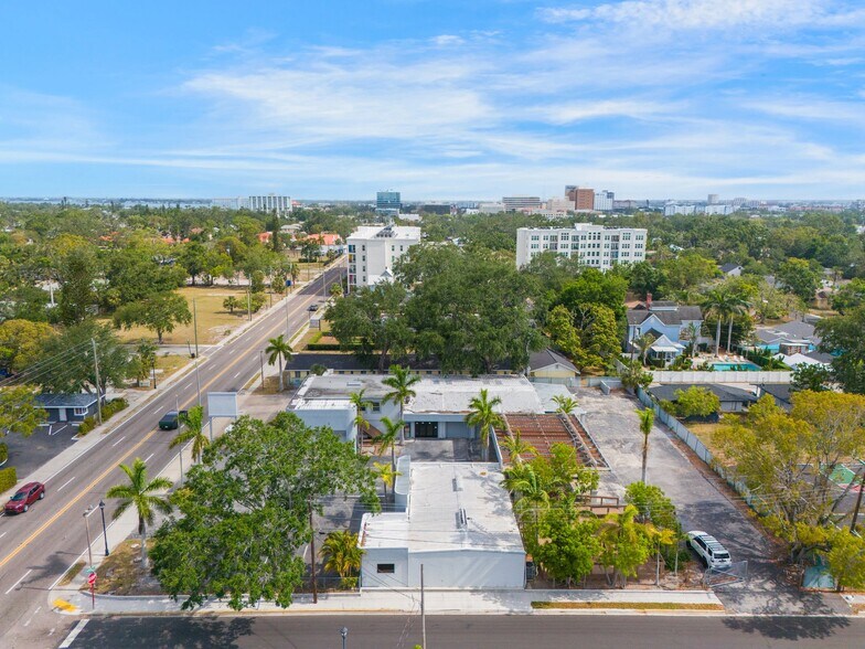 1505 Tamiami Trl W, Bradenton, FL à vendre - Photo du bâtiment - Image 3 de 10