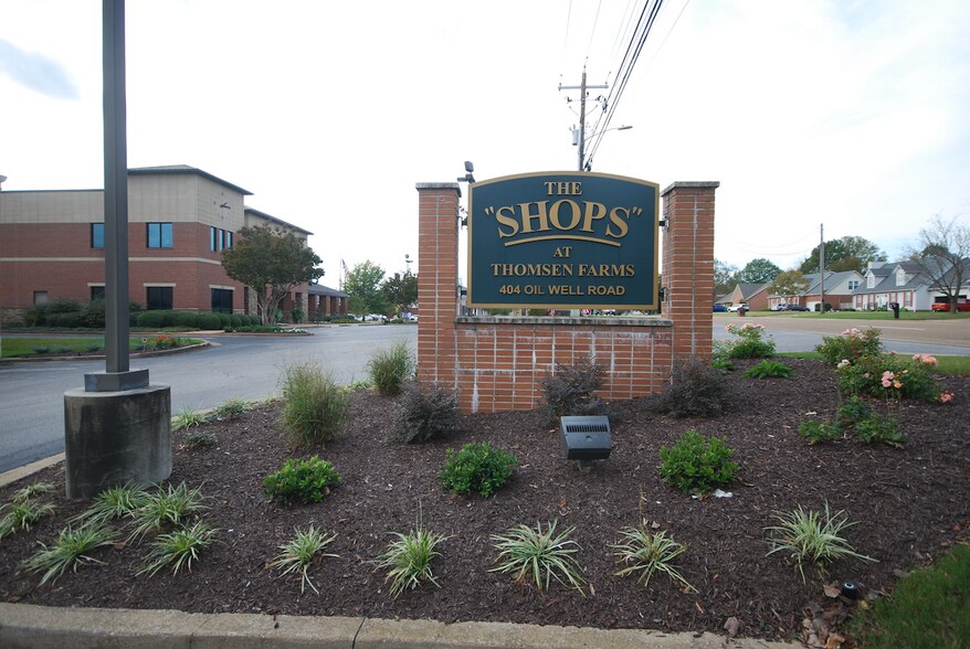 398-412 Oil Well Rd, Jackson, TN à louer - Photo du bâtiment - Image 3 de 8