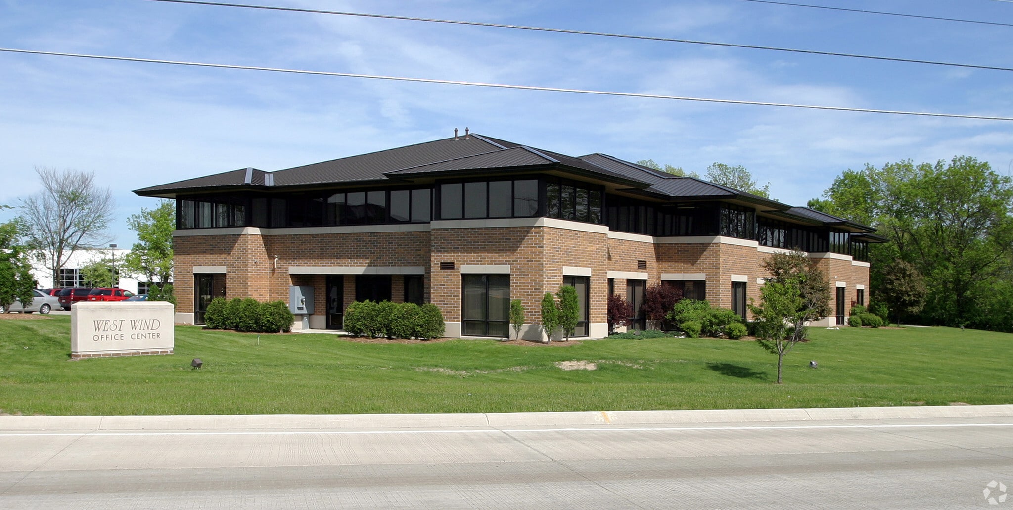 N27W23953 Paul Rd, Pewaukee, WI for lease Primary Photo- Image 1 of 4