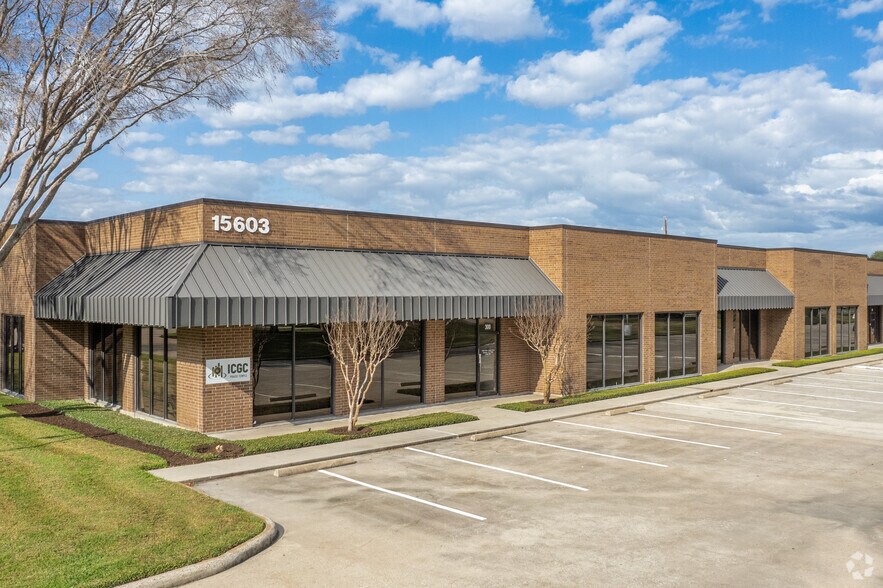 15603 W Hardy Rd, Houston, TX à vendre - Photo du bâtiment - Image 3 de 28