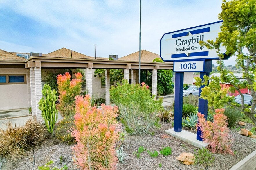 1035 S Main Ave, Fallbrook, CA for lease - Building Photo - Image 2 of 7