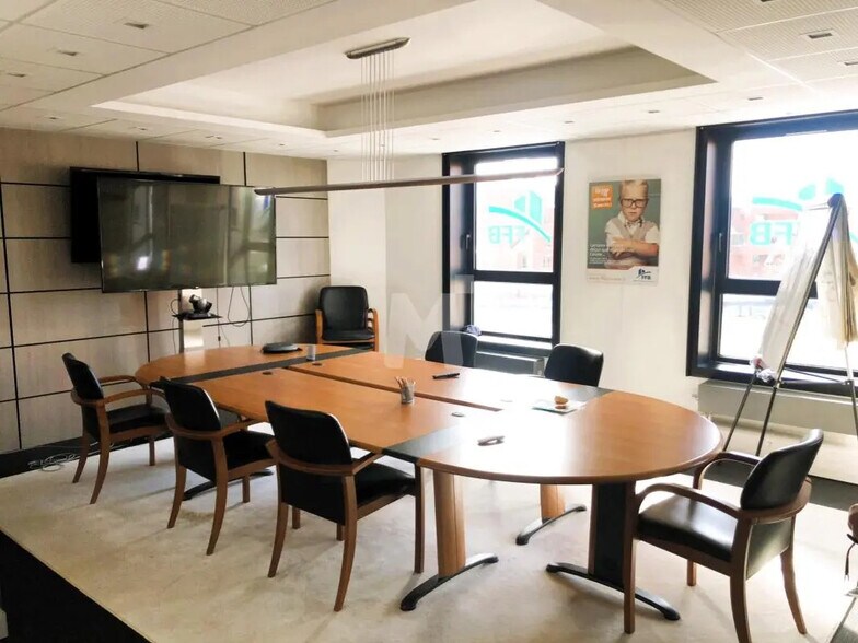 Bureau dans Évry-Courcouronnes à vendre - Photo intérieure - Image 2 de 8