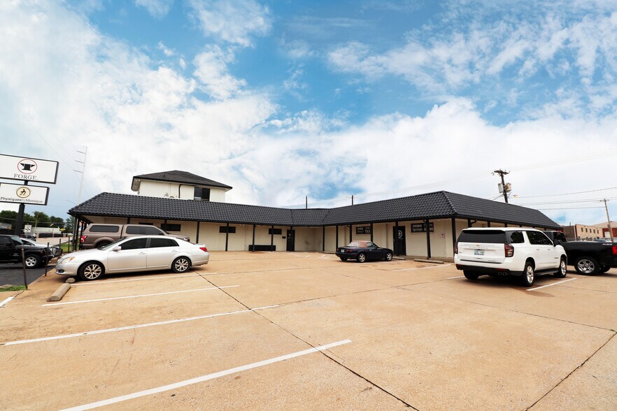 1314 E 3rd St, Tulsa, OK à louer - Photo du bâtiment - Image 1 de 4