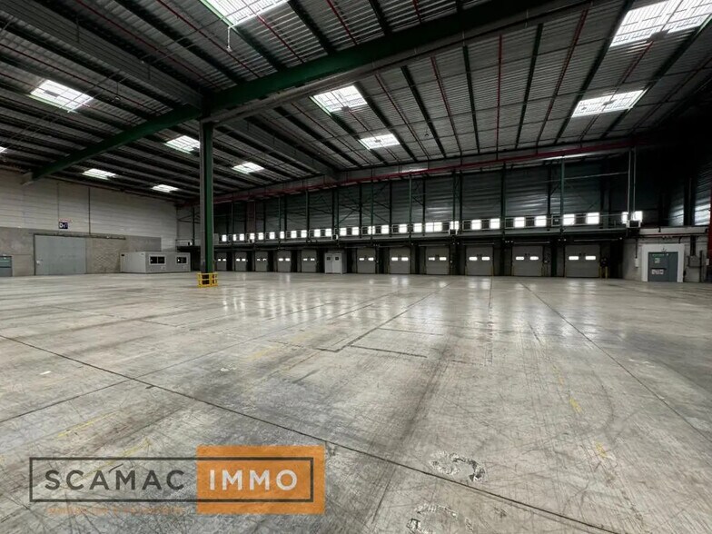 Industrial in Villabé for lease - Building Photo - Image 2 of 8