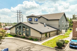 More details for 2902 E DuPont Rd, Fort Wayne, IN - Hospitality for Sale