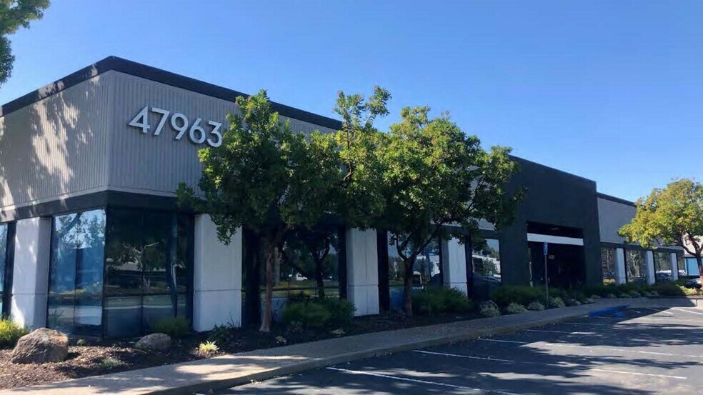 47221-47233 Fremont Blvd, Fremont, CA à louer - Photo du bâtiment - Image 1 de 16