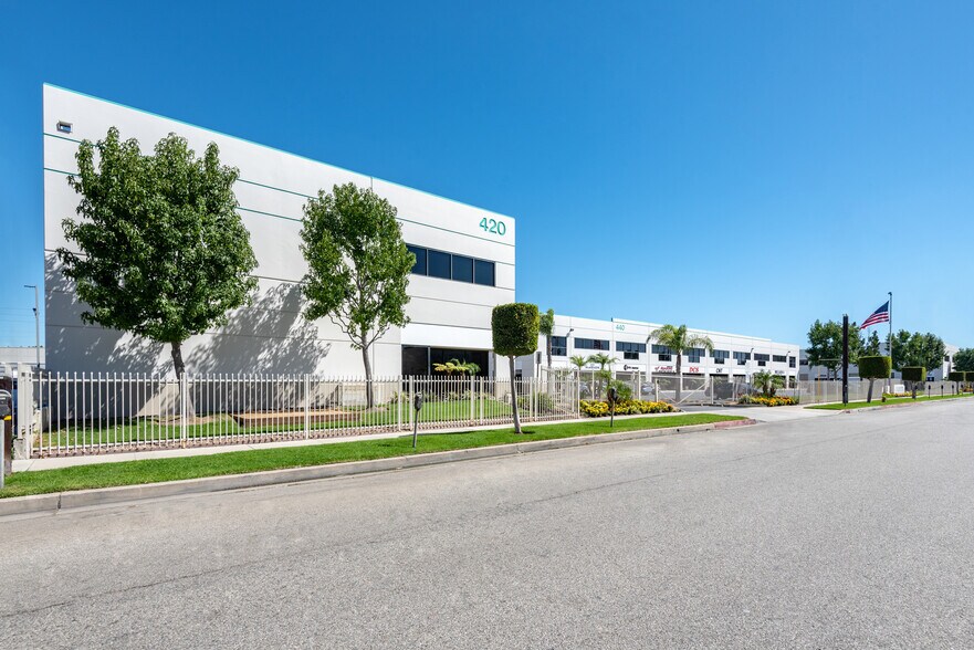 440 S Hindry Ave, Inglewood, CA à louer - Photo du bâtiment - Image 2 de 8