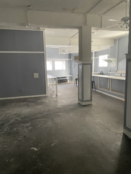 9600 Lorain Ave, Cleveland, OH for lease - Interior Photo - Image 2 of 2