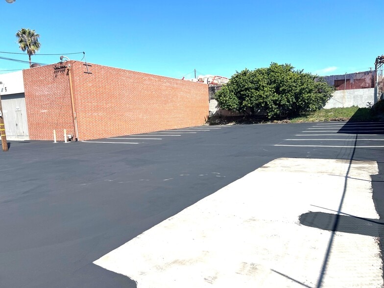 1245-1251 W 132nd St, Gardena, CA for lease - Building Photo - Image 2 of 4