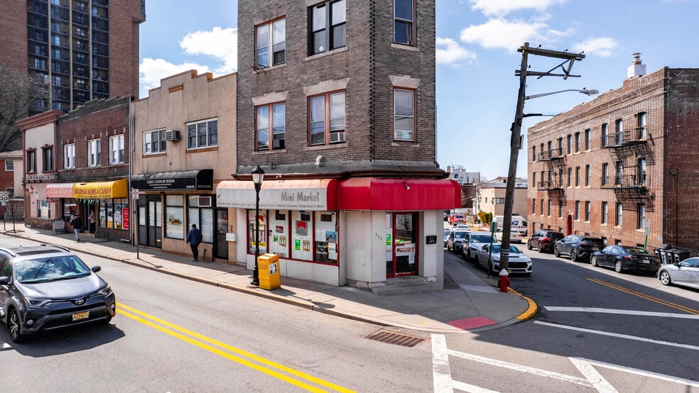 390 Fairview Ave, Fairview, NJ for sale - Building Photo - Image 3 of 12