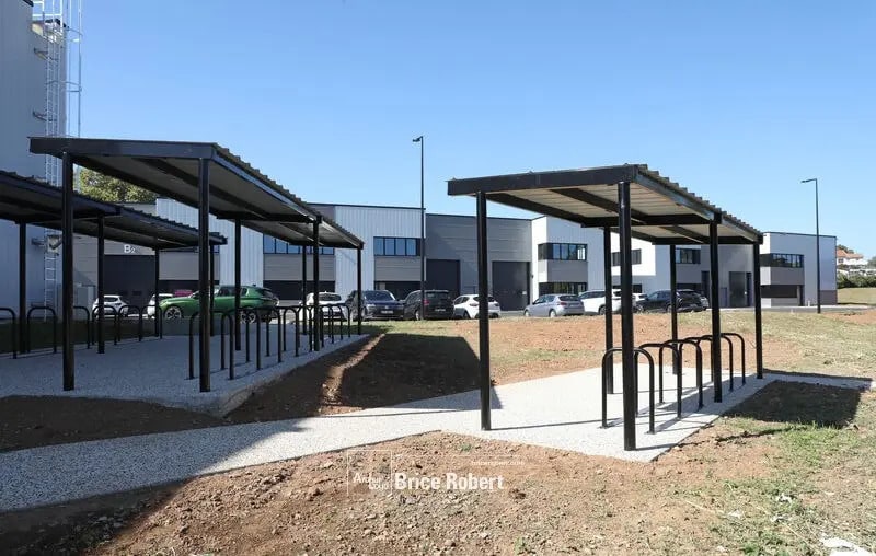 Bureau dans OULLINS-PIERRE-BÉNITE à louer - Photo du bâtiment - Image 3 de 21