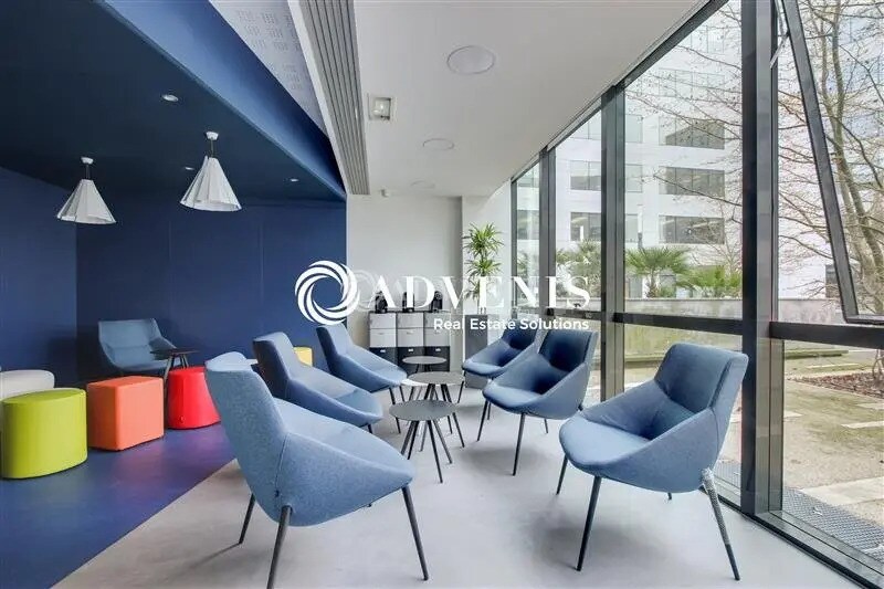 Bureau dans Noisy-le-Grand à louer - Photo du bâtiment - Image 3 de 10