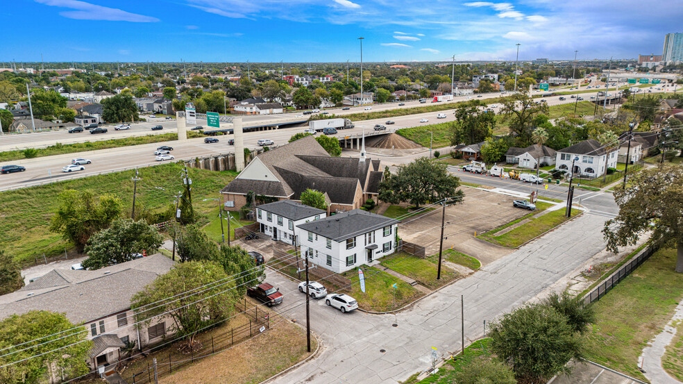 2002 Barbee St, Houston, TX à vendre - Photo du bâtiment - Image 2 de 25