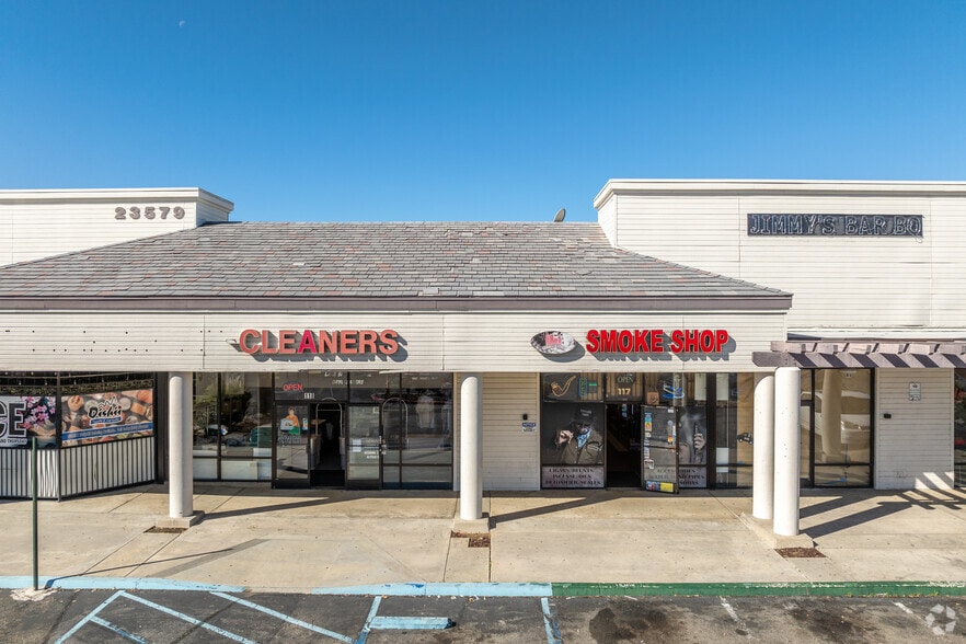 23579 Sunnymead Ranch Pky, Moreno Valley, CA for sale - Building Photo - Image 2 of 7