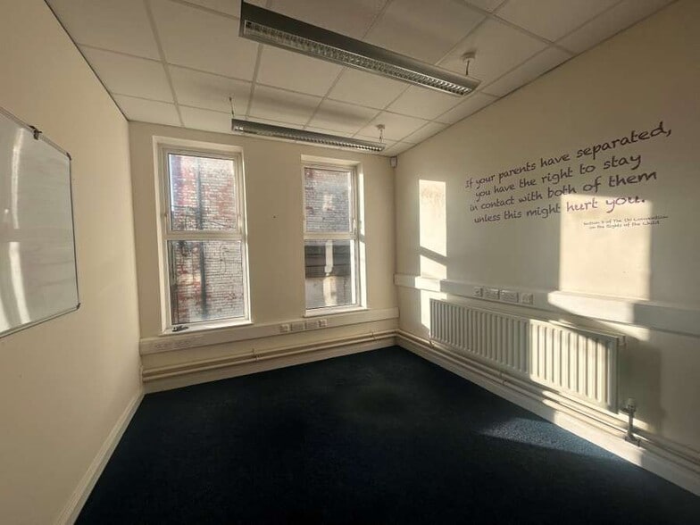 127-131 Ormeau Rd, Belfast for lease - Building Photo - Image 3 of 4