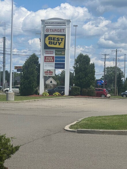 County Road 64, Big Flats, NY à louer - Photo du bâtiment - Image 3 de 7