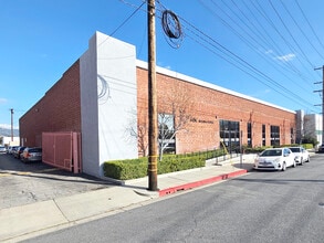 2420-2424 Ontario St, Burbank, CA for lease Building Photo- Image 2 of 12