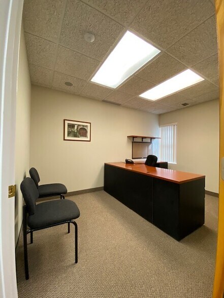 2500 Nesconset Hwy, Stony Brook, NY à louer - Photo intérieure - Image 2 de 6