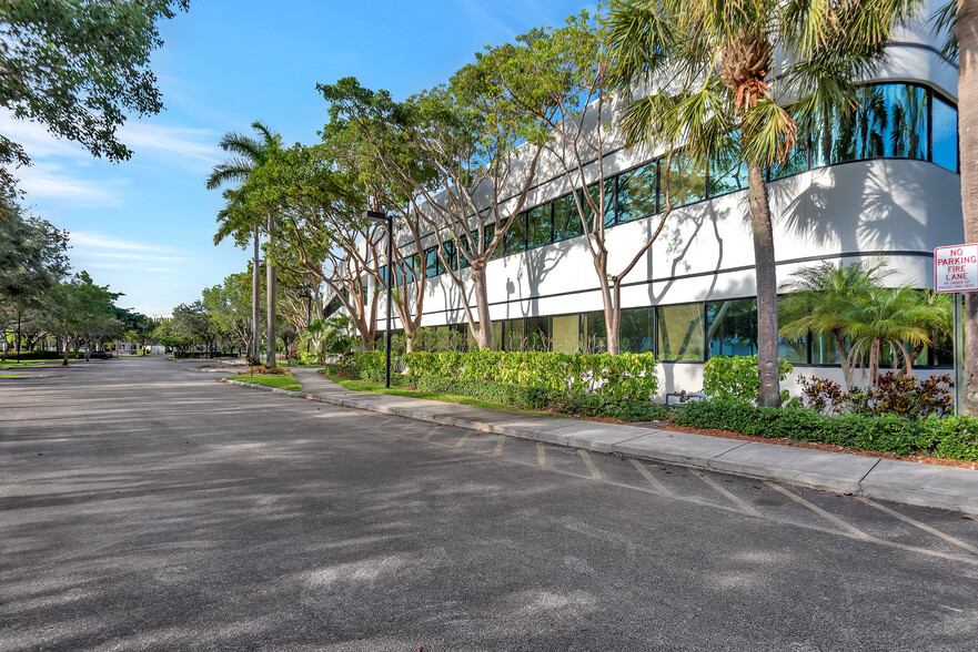 13680 NW 5th St, Sunrise, FL for sale - Building Photo - Image 3 of 10