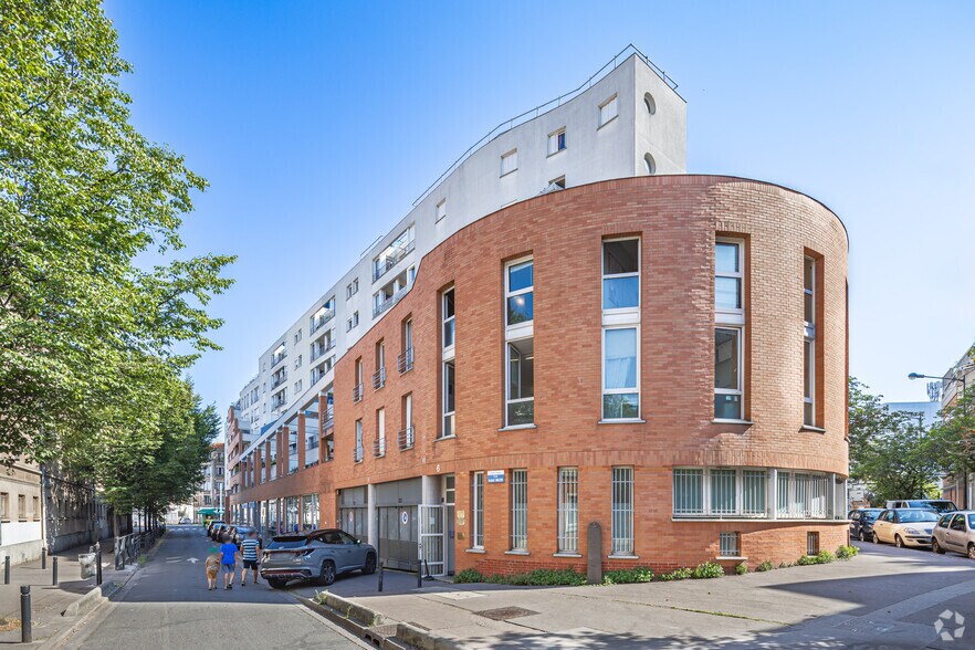 Bureau dans Saint-Denis à vendre - Photo du bâtiment - Image 3 de 13