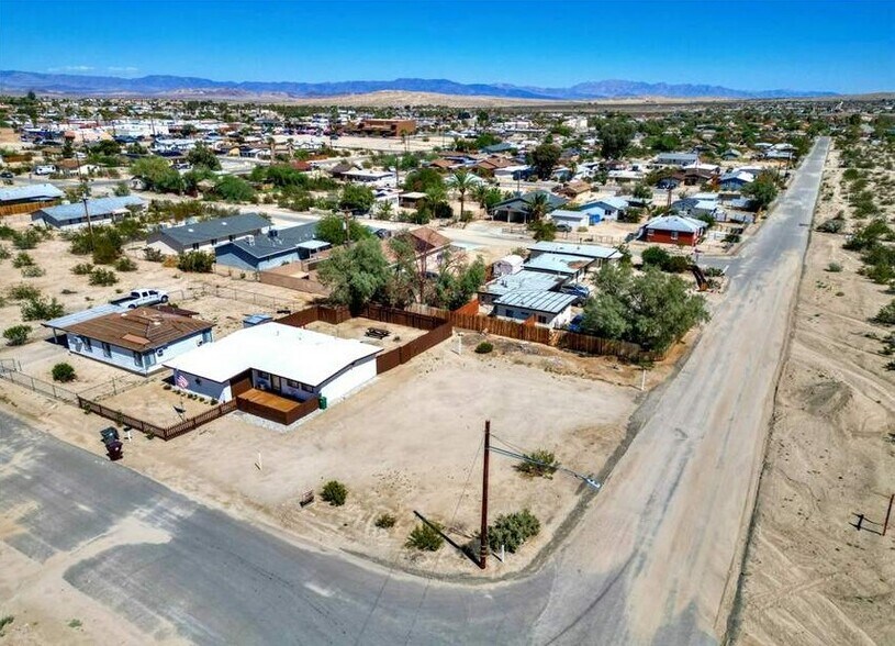 Old Dale Rd, Twentynine Palms, CA à vendre - Aérien - Image 2 de 6