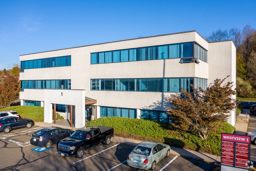 850 N Main Street Ext, Wallingford, CT à louer - Photo du bâtiment - Image 1 de 11