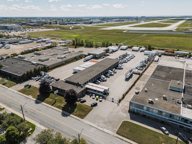 More details for 700 Montée de Liesse, Montréal, QC - Industrial for Sale