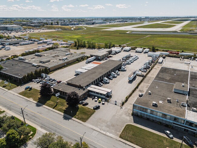 Plus de détails pour 700 Montée de Liesse, Montréal, QC - Industriel à vendre