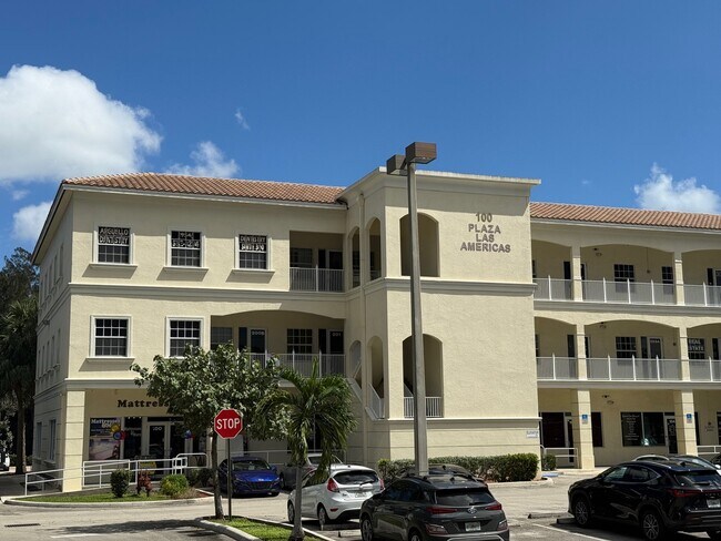 Plus de détails pour 100 N State Road 7, Margate, FL - Bureau à vendre
