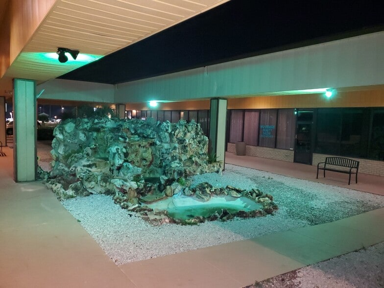 10730 US Hwy 19, Port Richey, FL for lease - Building Photo - Image 3 of 3