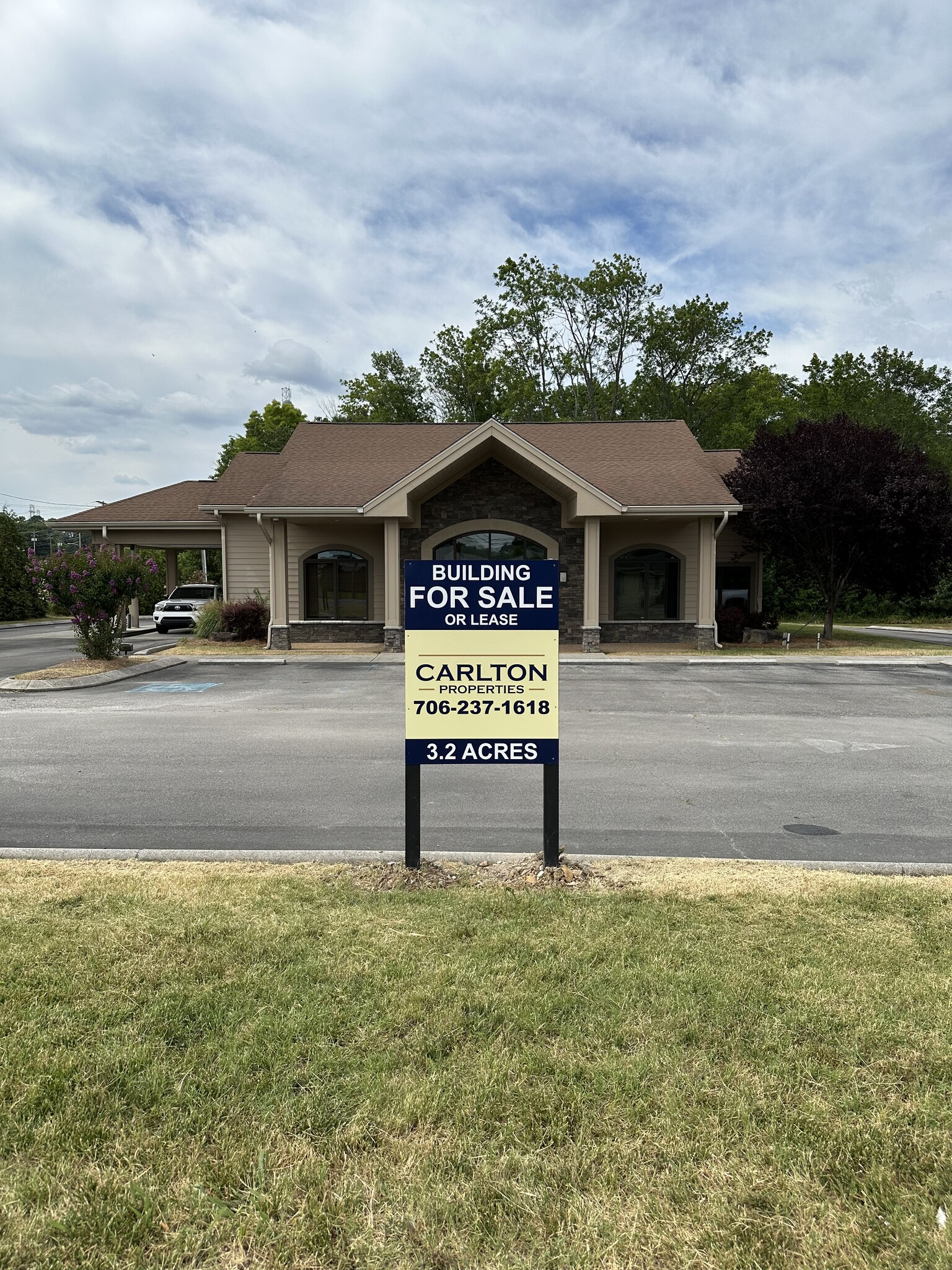 5 W Forrest Rd, Fort Oglethorpe, GA à vendre Photo du b timent- Image 1 de 6