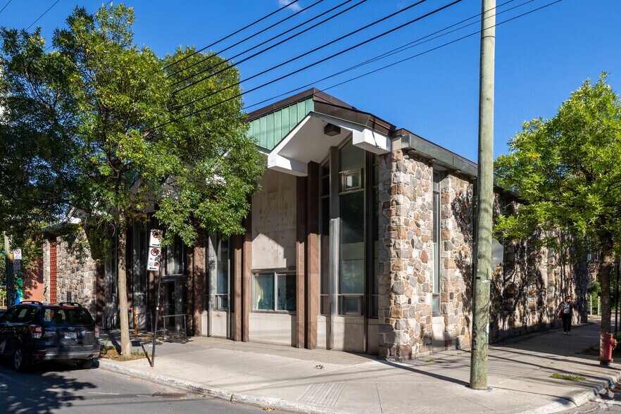 1350 Rue Gilford, Montréal, QC à vendre - Photo du bâtiment - Image 1 de 1