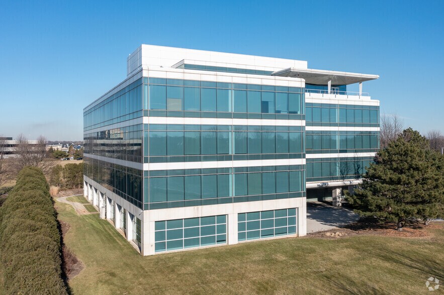 800 Burr Ridge Pky, Burr Ridge, IL à louer - Photo du bâtiment - Image 2 de 4